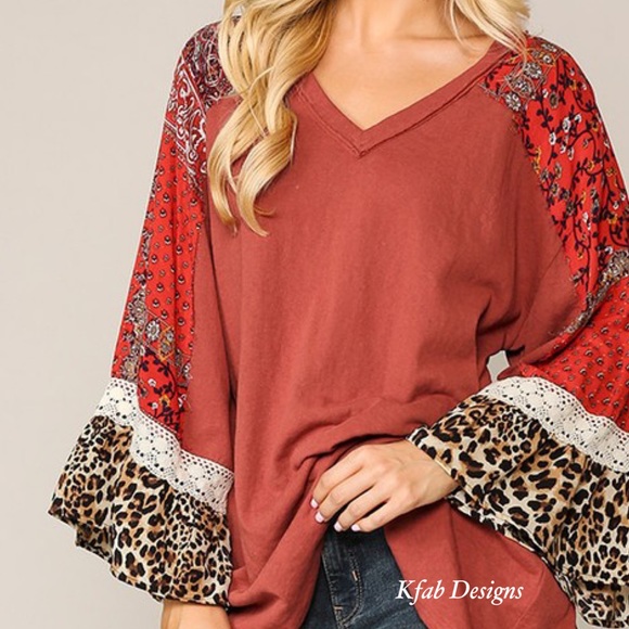 ❤️IN STOCK (LAST) V Neck Red Clay Animal Print Lace Trim Bell Sleeve Top! - Picture 6 of 6
